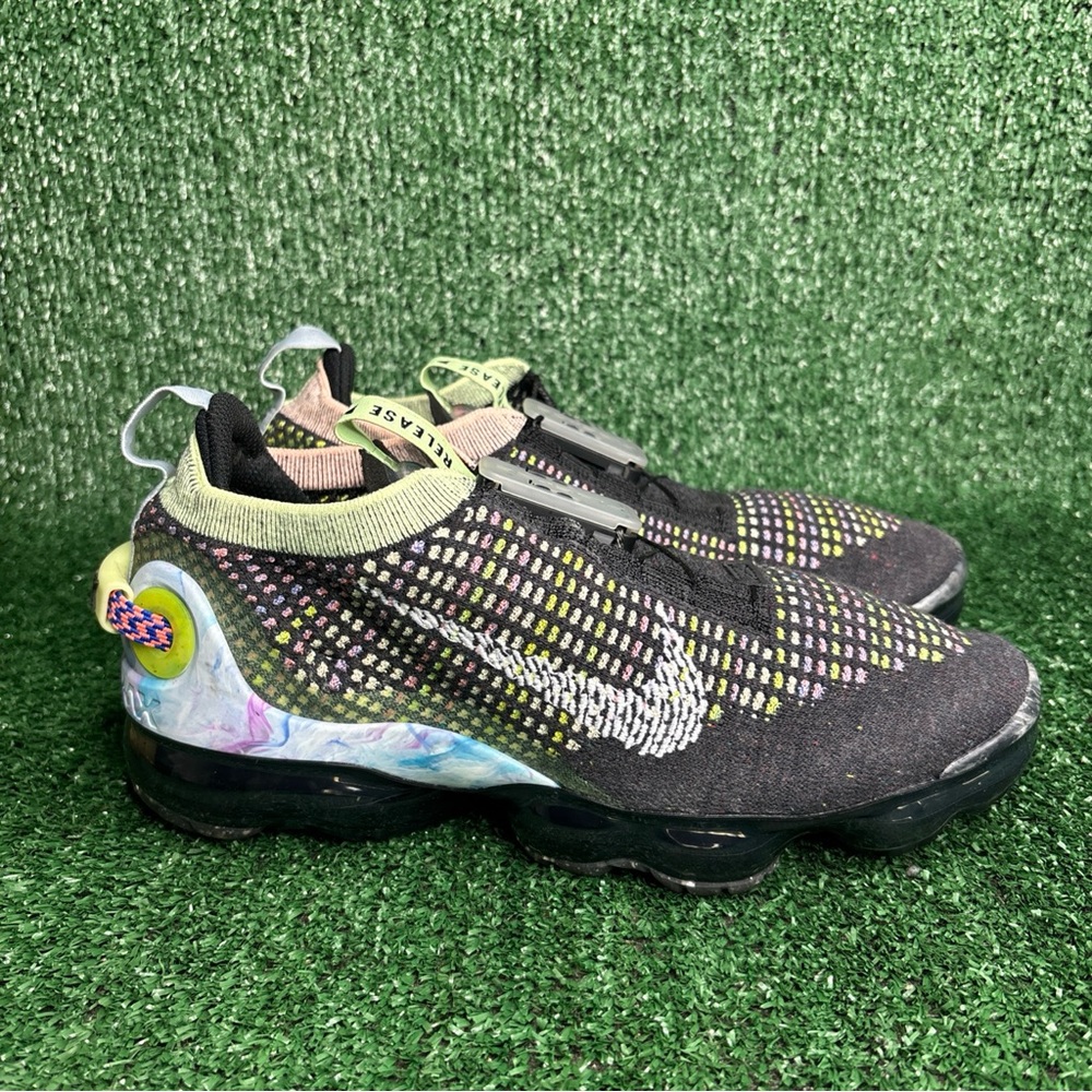 Nike Air VaporMax 2020 Women Size 8.5 Flyknit Black Barely Volt